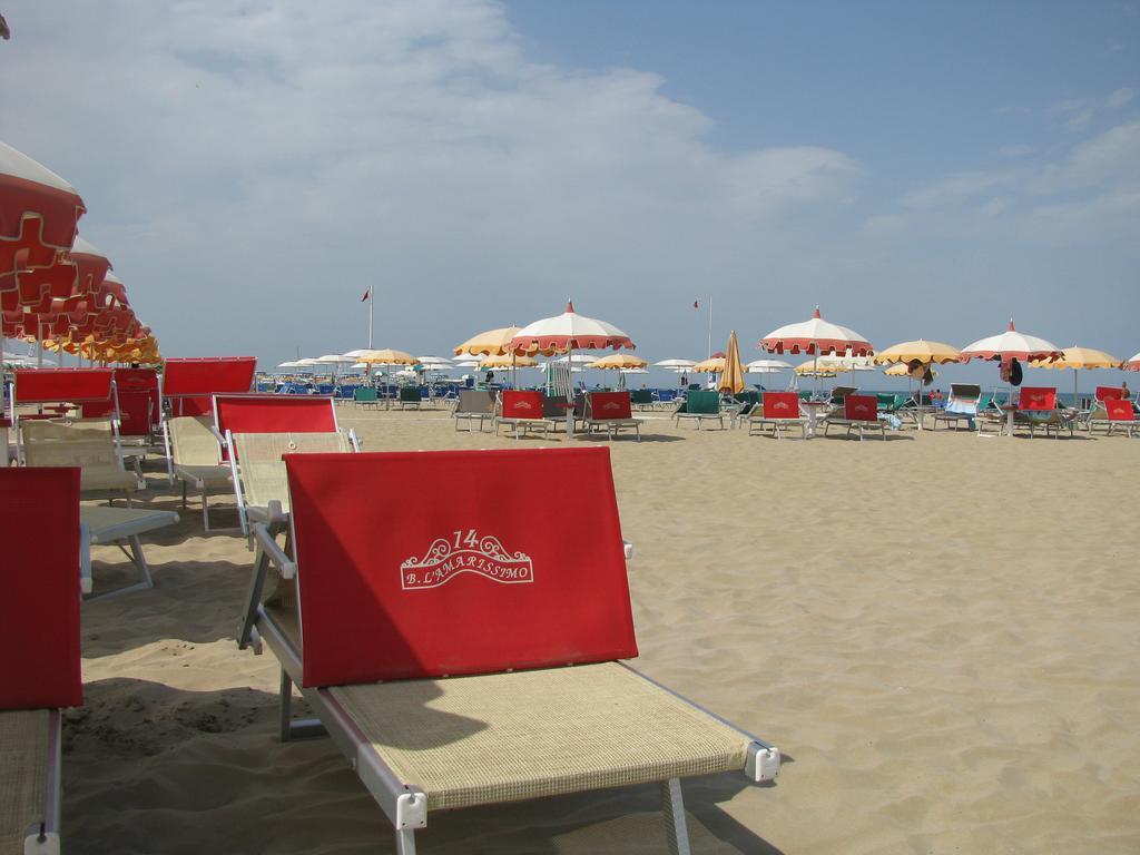 Hotel Capri Rimini Esterno foto