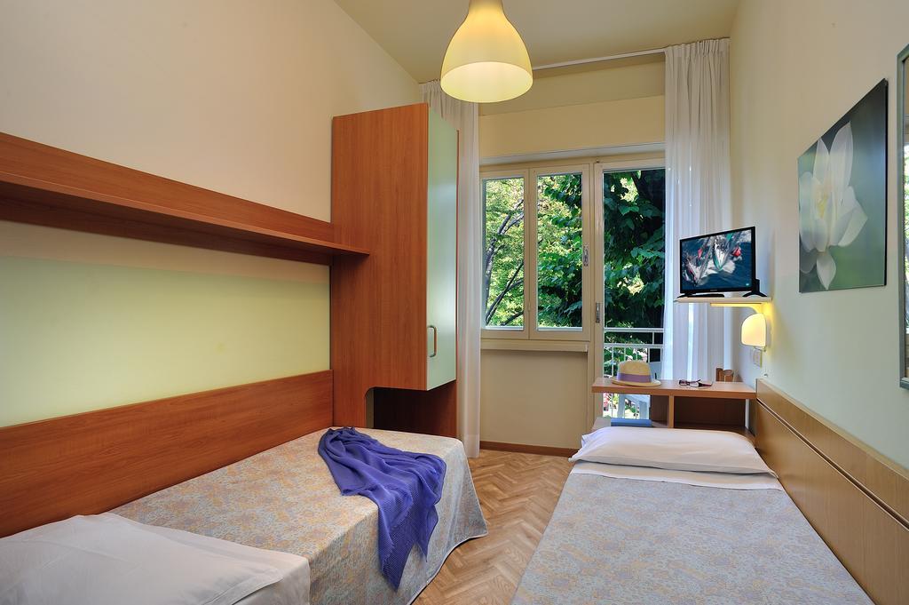 Hotel Capri Rimini Esterno foto