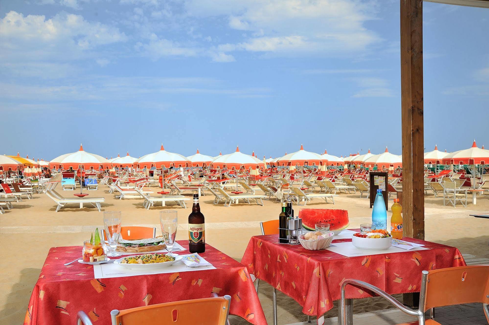 Hotel Capri Rimini Esterno foto