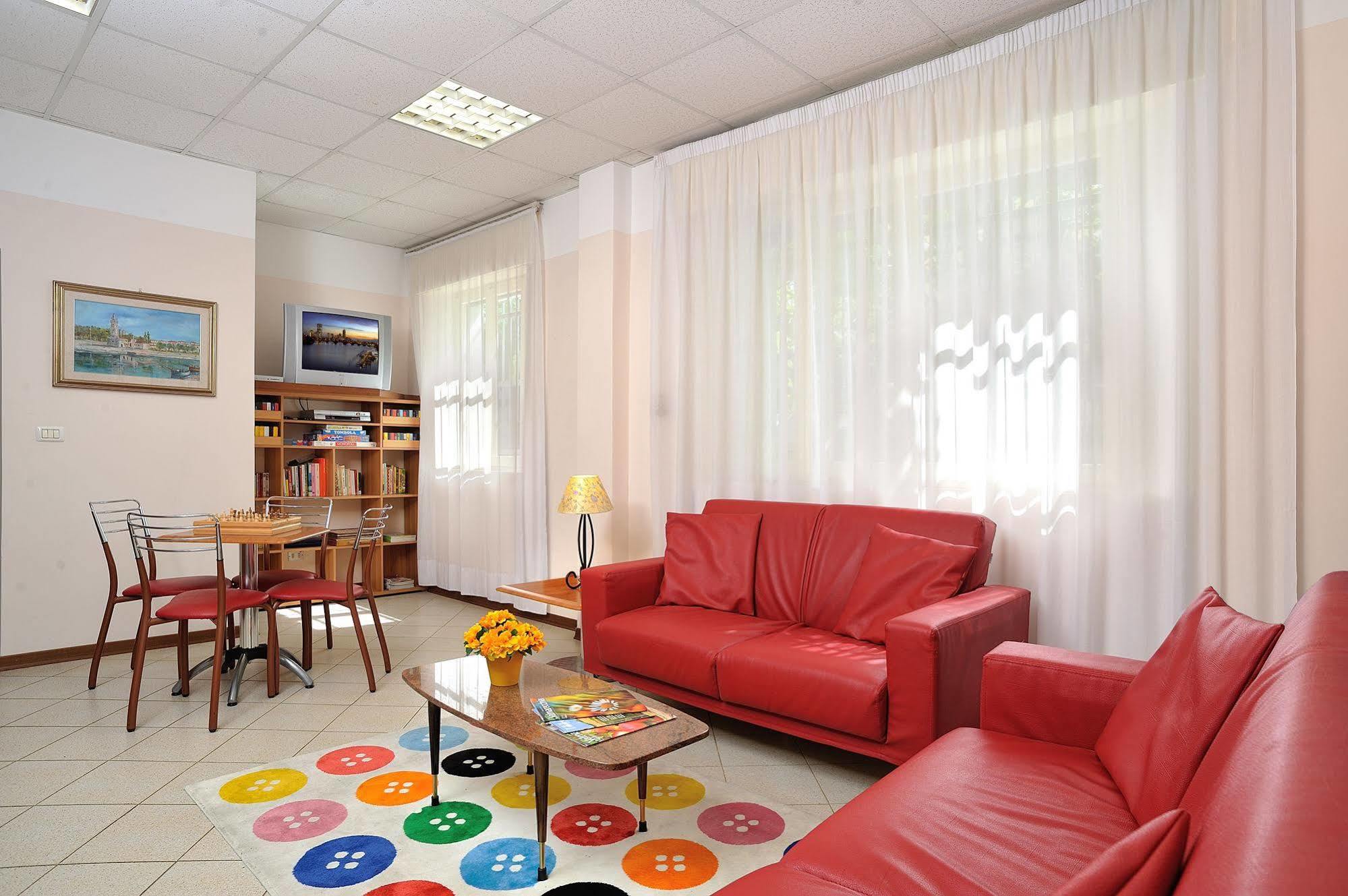 Hotel Capri Rimini Esterno foto